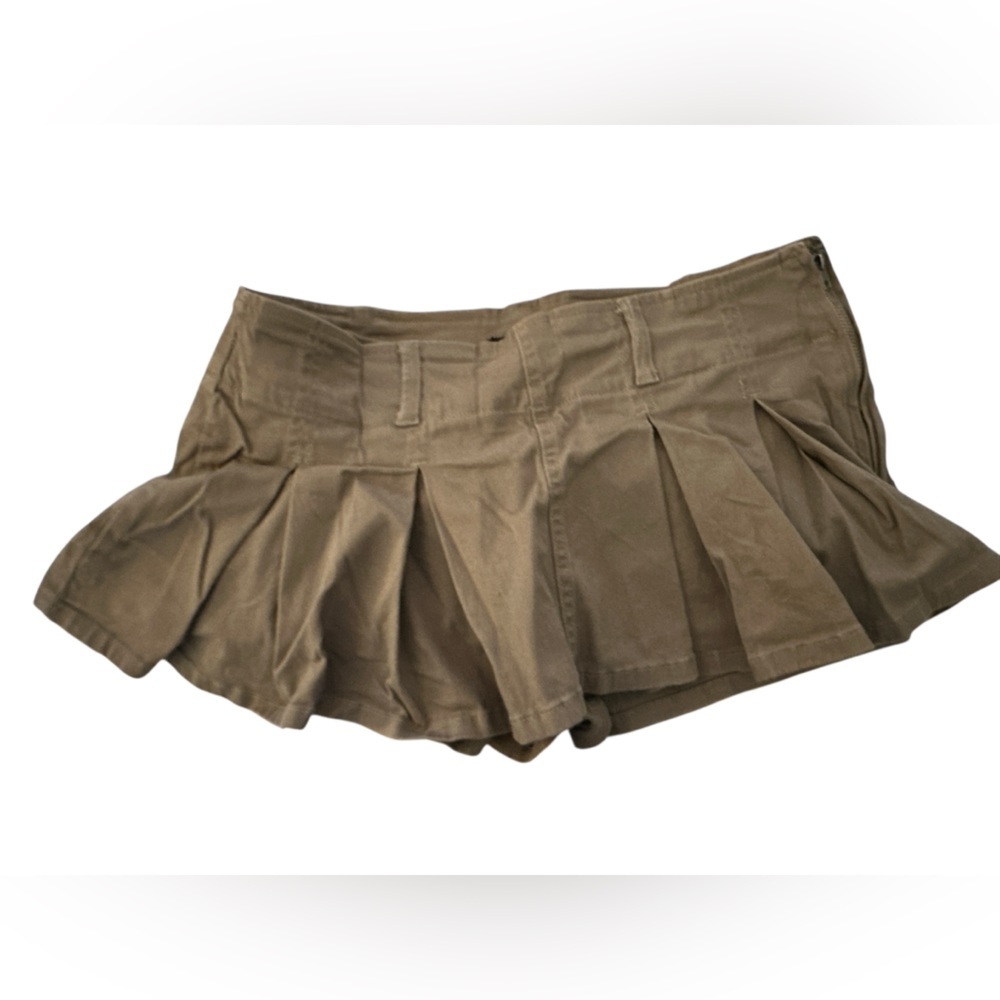 Almost Famous Tan Pleated Skorts